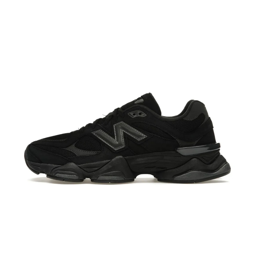 NB 9060 Nere